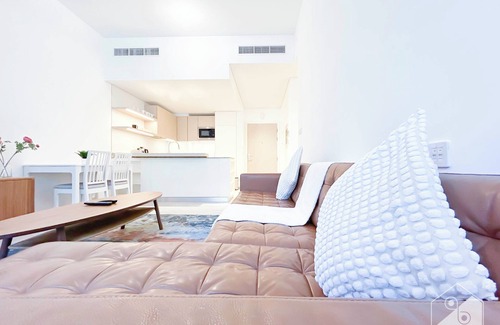 Jumeirah Village Apartment | Sophisticated 1-Bedroom Apartment in Belgravia 3