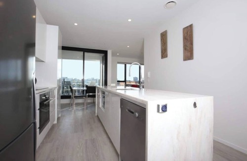 Newton Apartment | Sophisticated 2BD Apartment in Heart of Ponsonby