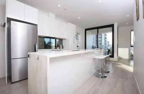 Newton Apartment | Sophisticated 2BD Apartment in Heart of Ponsonby