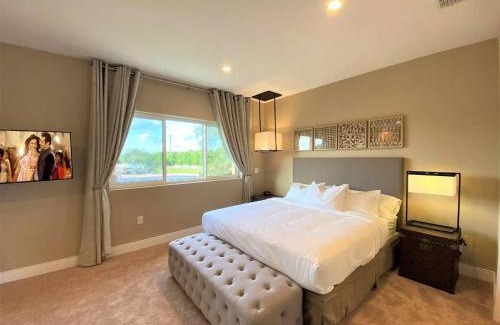 Florida Central Atlantic Coast House | Sophisticated 4 En Suites W Private Hot Tub & Bb