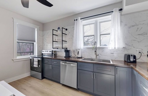 St. Louis Apartment | Sophisticated Chill