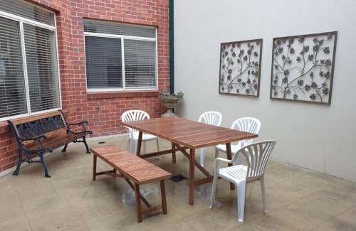 Albury House | Sophisticated Elegance at the Gardens