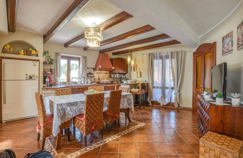Giarratana House | Sophisticated holiday home in classic Italian style.