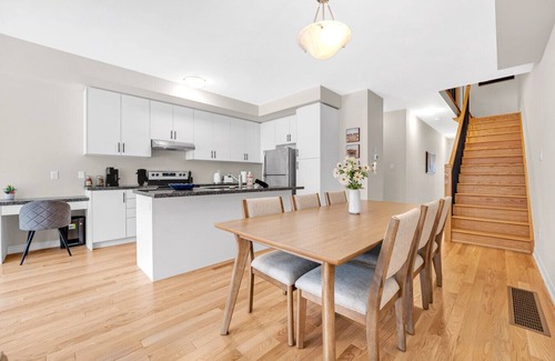 Burlington House | Sophisticated Modern Living