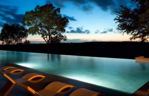 Wetmore Condo | Sophisticated Relaxation at Texas Hill Country!