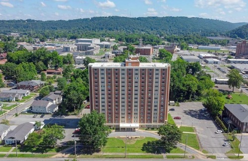 Gadsden Apartment | Sophisticated studio apartment in Gadsden, AL
