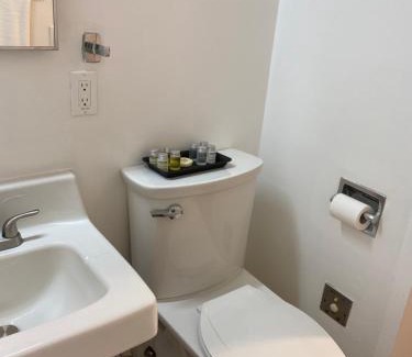 Gadsden Apartment | Sophisticated studio apartment in Gadsden, AL