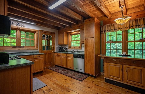 Old Forge House | Sorella Lodge - 4th Lake Hollywood Hill Association
