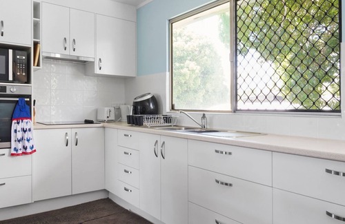 Agnes Water House | Sorrento on Jeffery - perfectly located directly across from the main beach & park