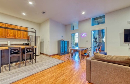 West Poplar Apartment | Sosuite | 2BR Apt w W/D, Gym, On-Site Restaurant