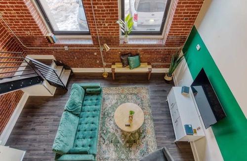 West Philadelphia Apartment | Sosuite | 2BR Loft w Gym, Lounge, Shared Laundry