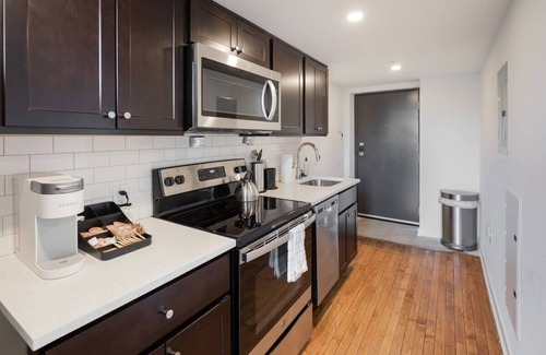West Philadelphia Apartment | Sosuite | Studio Loft w W/D, Gym, Lounge