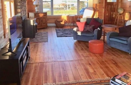 Yarmouth House | Soul Song Cottage