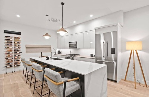 Arts District House | Soulshine Penthouse w/Exclusive Resort Access!