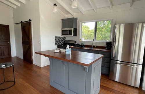 Placencia House | Sound of The Sea-walking distance to everything