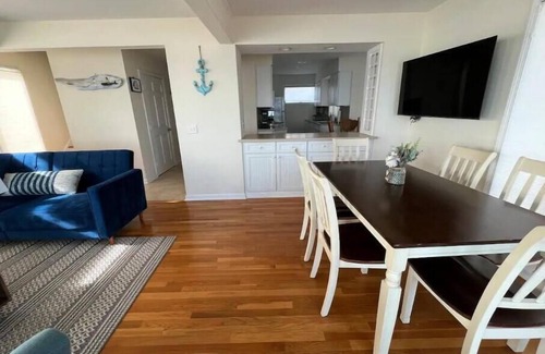 Clinton House | Soundscape Beachfront House!