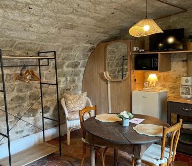 Giverny Bed & Breakfast | Sous la Glycine