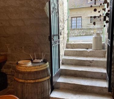 Giverny Bed & Breakfast | Sous la Glycine