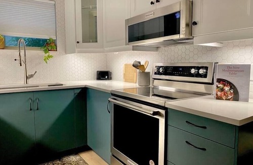 Austin Apartment | South ATX Treasure. Artsy Retreat with Pool