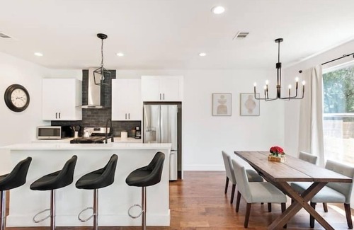 Franklin Park House | South Austin, 3 Bedrooms, Luxury Kitchen