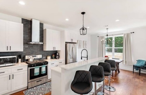 Franklin Park House | South Austin, 3 Bedrooms, Luxury Kitchen