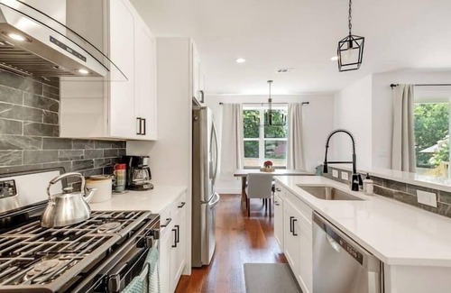 Franklin Park House | South Austin, 3 Bedrooms, Luxury Kitchen