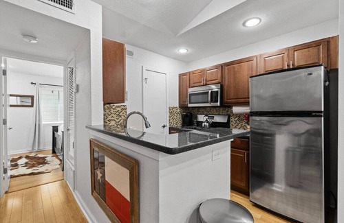 South Lamar Apartment | South Austin Nest w Pool {New Listing}