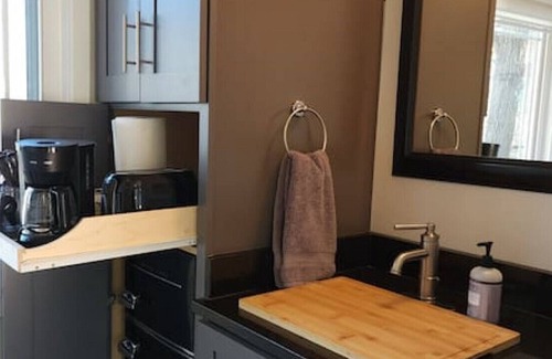 Galindo House | South Austin Space Perfect for Work or Play