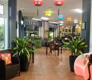 Woree Hotel | South Cairns Resort