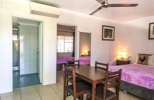 Woree Hotel | South Cairns Resort