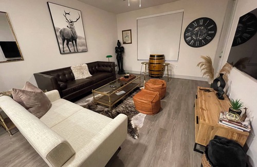 Costa Mesa Apartment | South Coast Plaza Area Ample 1BED 1BTH Comfortable, Clean, Private.