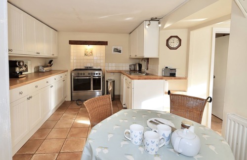 Loddiswell House | South Devon village cottage, close to beaches and with sunny garden!