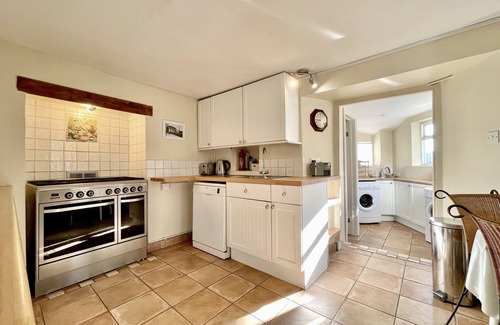 Loddiswell House | South Devon village cottage, close to beaches and with sunny garden!
