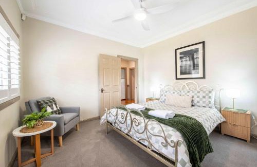 Dubbo House | South Dubbo Hideaway - Pet Friendly