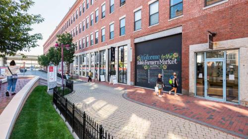 Shawmut Apartment | South End Luxe Apartment