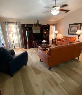 Crescent Lakes House | South Facing Pool with Lake View - Ideal for Families & Couples