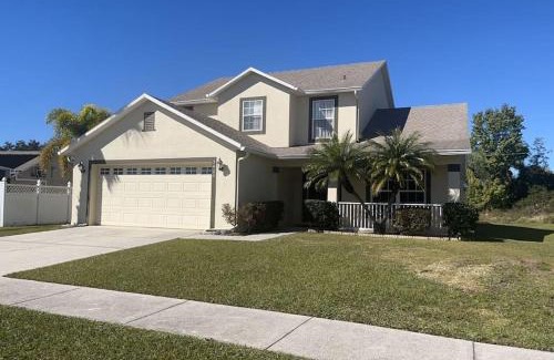Crescent Lakes House | South Facing Private Pool & Spa - Family Friendly Vacation Home with White Rose Villas