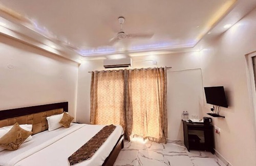 Green Park Hotel | South Inn Green Park near Hauz Khas South Delhi