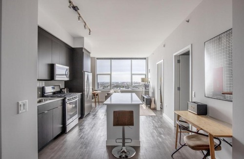 The Loop Apartment | South Loop 1br w gym game room nr top schools CHI-988
