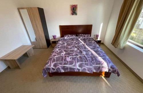 Razlog Apartment | South Mountain Apartment