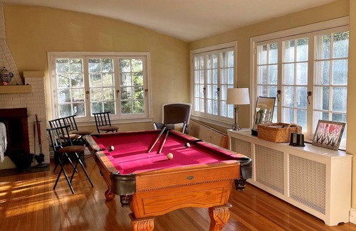 Des Moines Apartment | South of Grand Carriage House- minutes from downtown Des Moines
