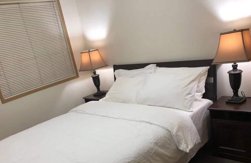 Fort Gary House | South of Winnipeg+ University of MB +Groceries store+ Convenient transportation