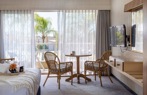 Tuncurry Hotel | South Pacific Palms Motor Inn