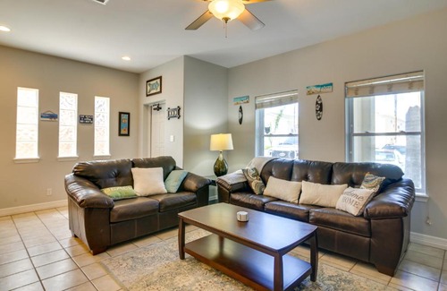 South Padre Island Apartment | South Padre Island Condo with Shared Outdoor Pool!