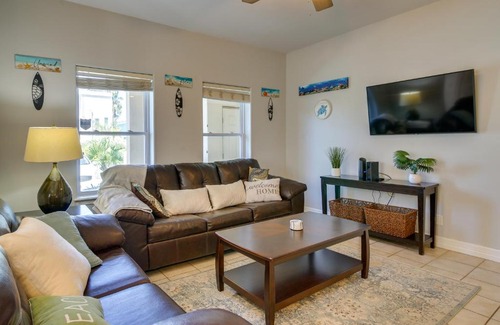 South Padre Island Apartment | South Padre Island Condo with Shared Outdoor Pool!