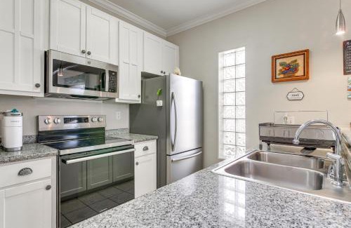 South Padre Island Apartment | South Padre Island Pool Access, 1 Block to Beach!