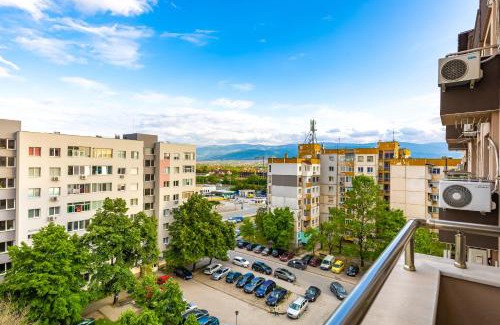 Plovdiv Apartment | South Plovdiv - 2BD Flat with Balcony by Flat Mаnager