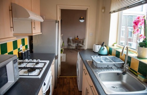 South Shields Apartment | South Shields Metro is less than 10 min walk away