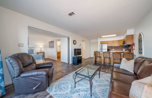 Lake Hamilton Condo | South Shore 1 Bdrm! Lake View! Mini-Golf! Hot Tub, 2 Pools, Pickleball, Tennis!