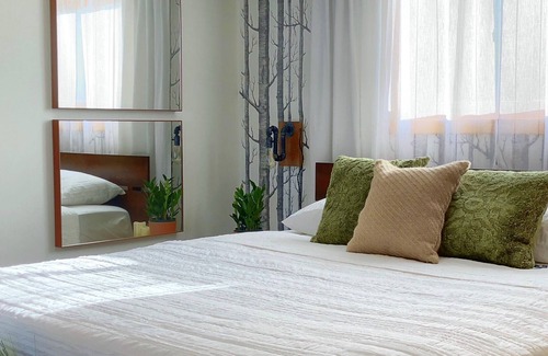 Emily House | South Shore Loft: On Lake Mary